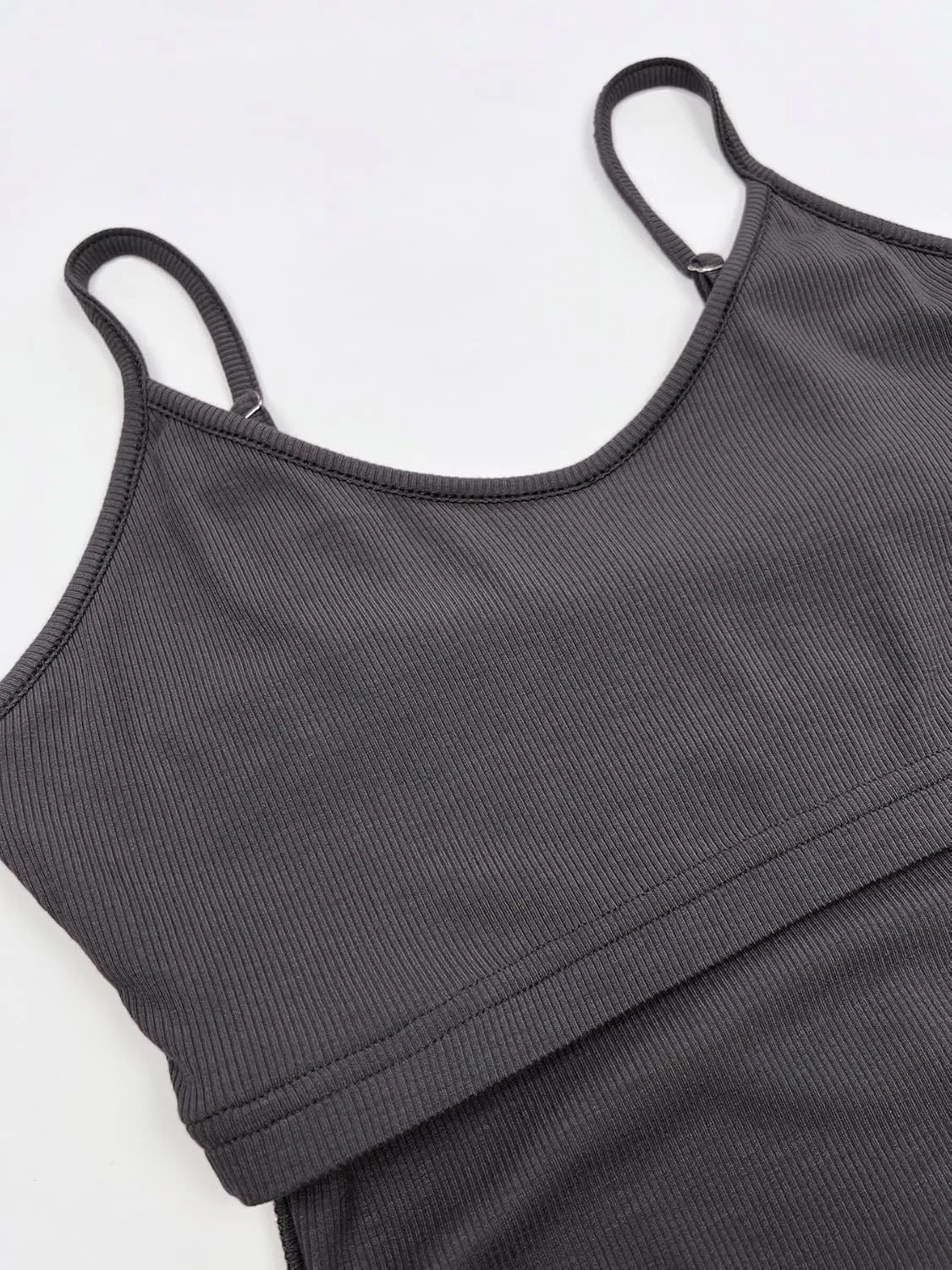 iGENJUN Tank Tops for Women 2025 Built in Shelf Bra Spaghetti Strap Summer Camisole U Neck Slim Fit Ribbed Sleeveless