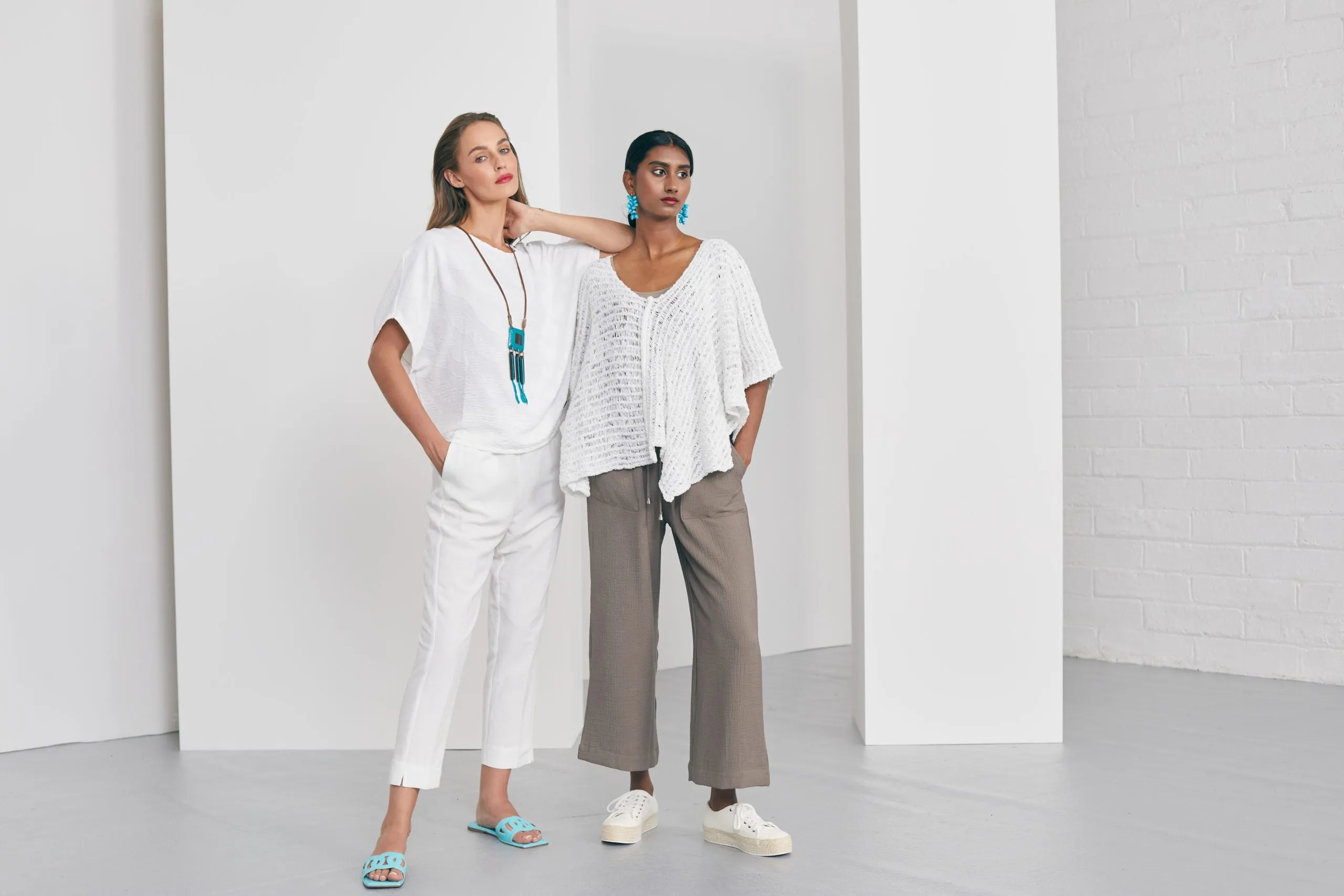 Naya White V-Neck Square Knit